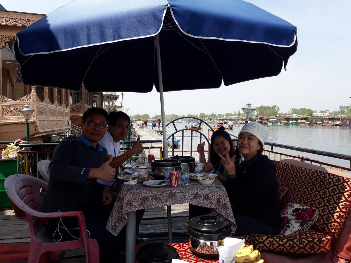 Lake Palace Group Of House Boats Srīnagar Exterior foto